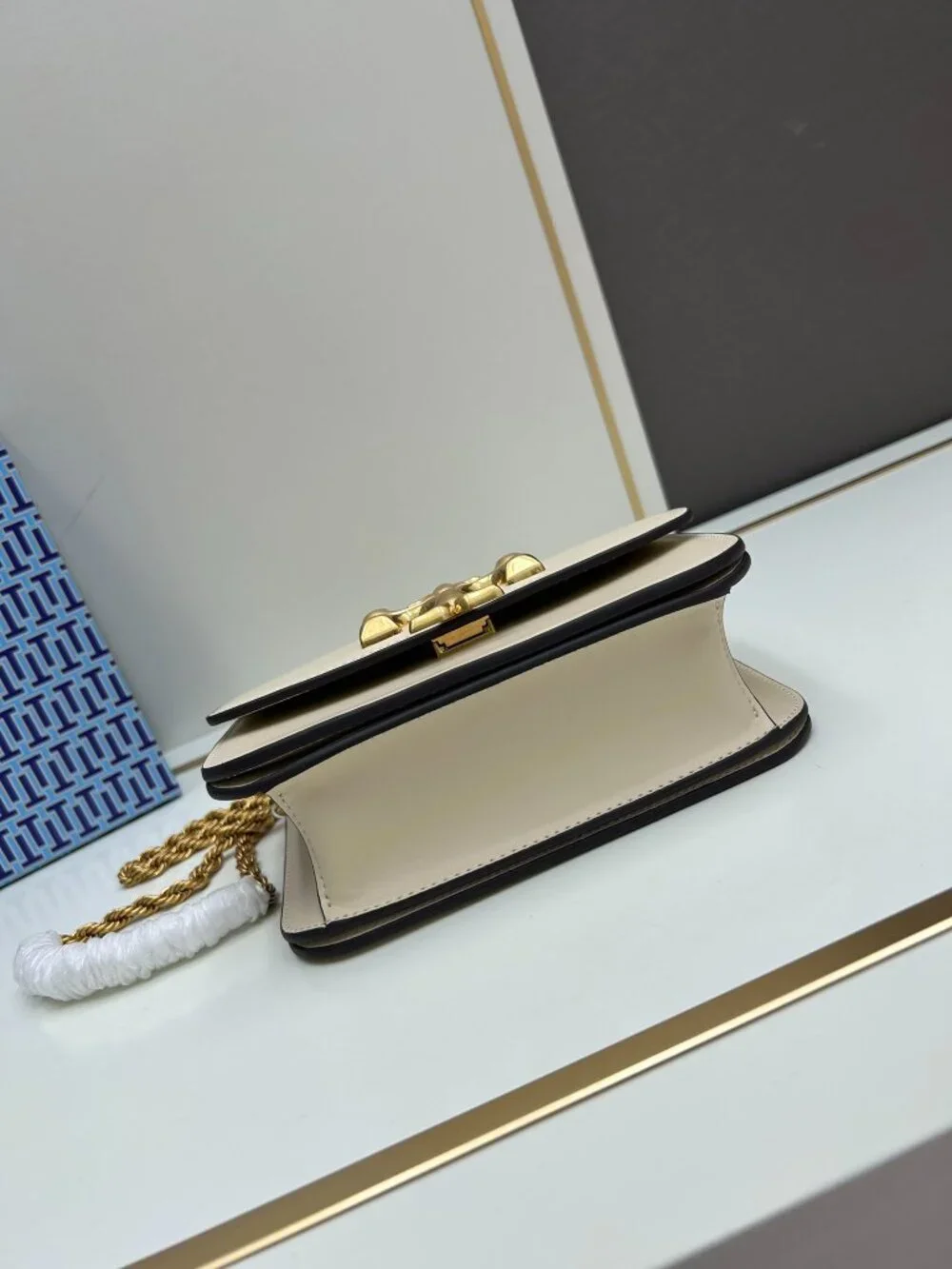 Eleanor Medium Cream Smooth Leather Adjustable Gold Twist Chain Crossbody Bag